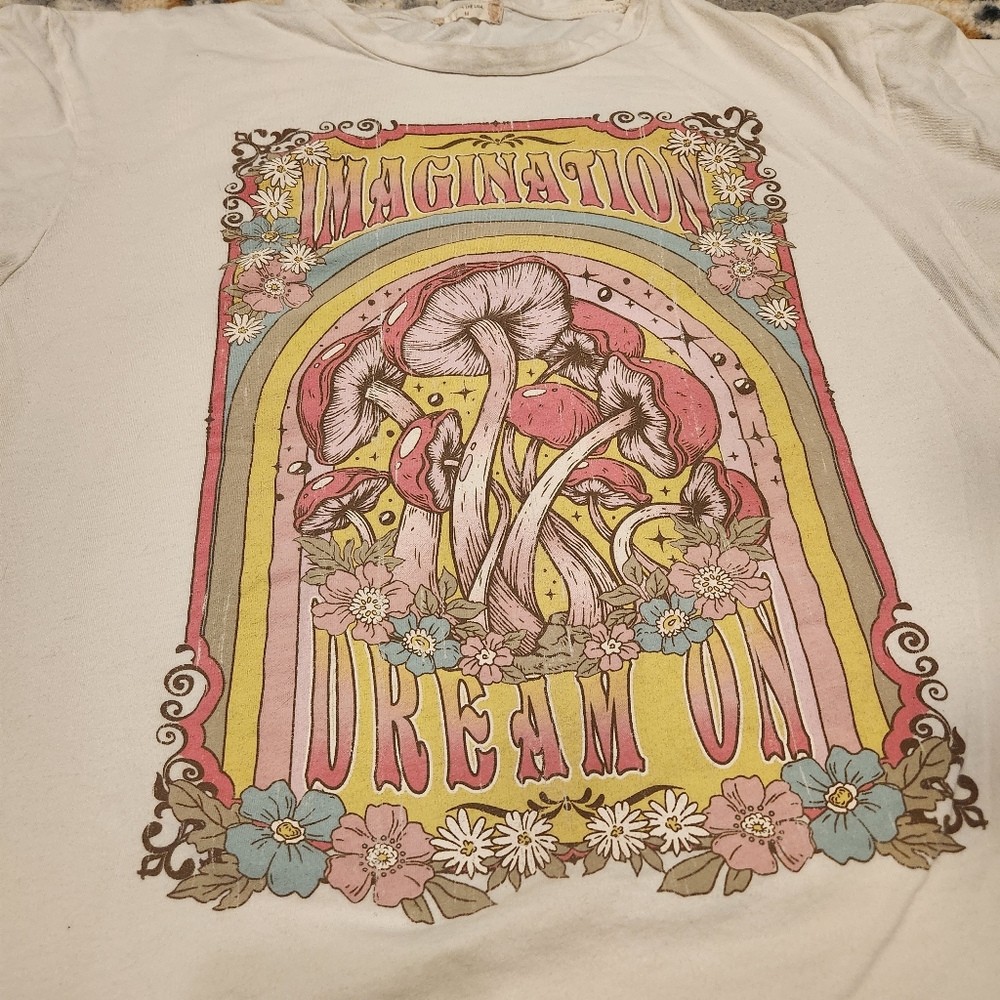 Imagination Dream On graphic Tshirt Sz M Altar'd State